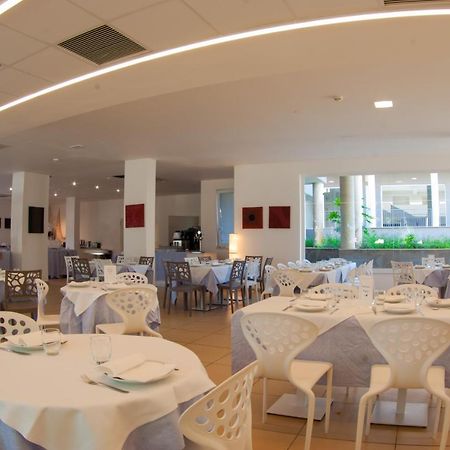 Futura Club Spiagge Bianche Hotel Fontane Bianche Exterior foto