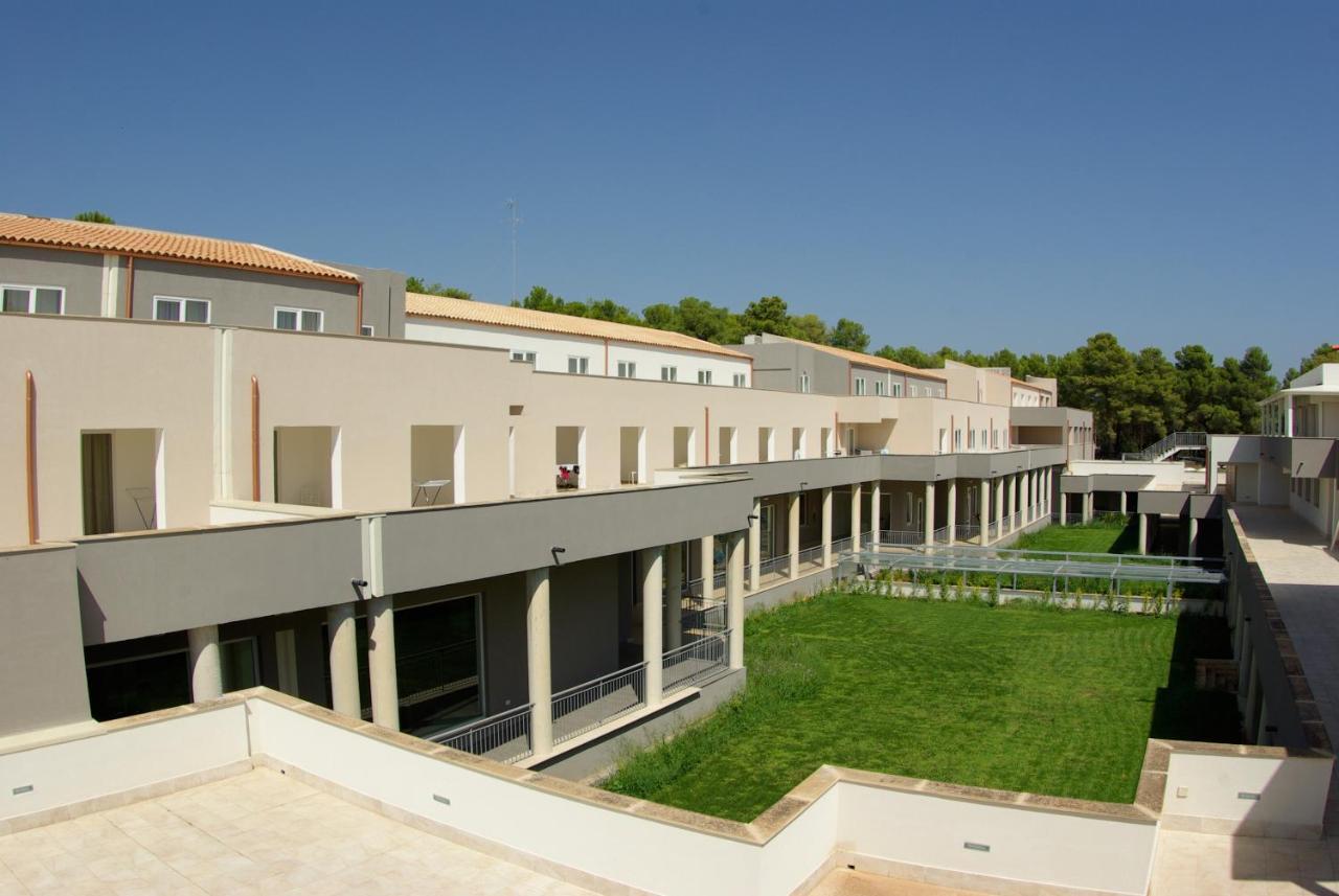 Futura Club Spiagge Bianche Hotel Fontane Bianche Exterior foto